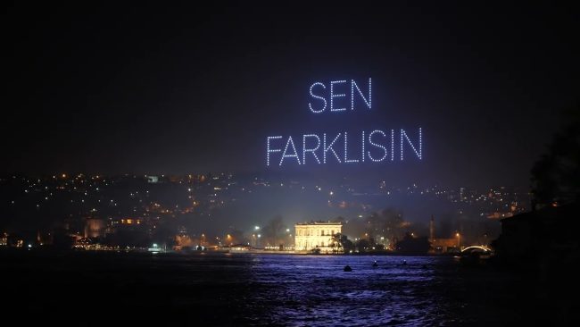 Netflix ”Kübra” dizisi Gala Gecesinin 350 Işıklı Drone Şovu